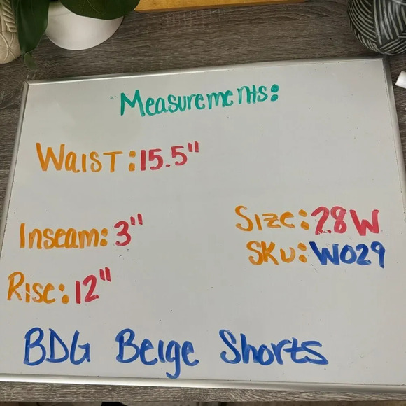 Urban Outfitters BDG High Rise Rolled Cuffed Hem Cream Shorts 3" inseam Size 28 - Picture 11 of 11